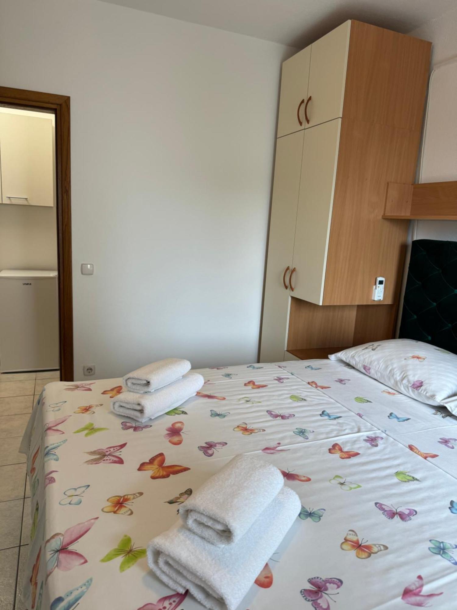 House 100M From The Beach With Free Parking And Breakfast Башка-Вода Екстер'єр фото
